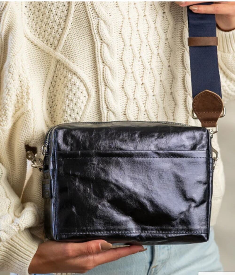 Uashmama Tracdolla Crossbody Bag Large Black
